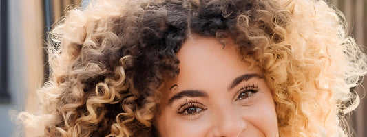 Les meilleurs shampoings naturel et bio pour les cheveux bouclés